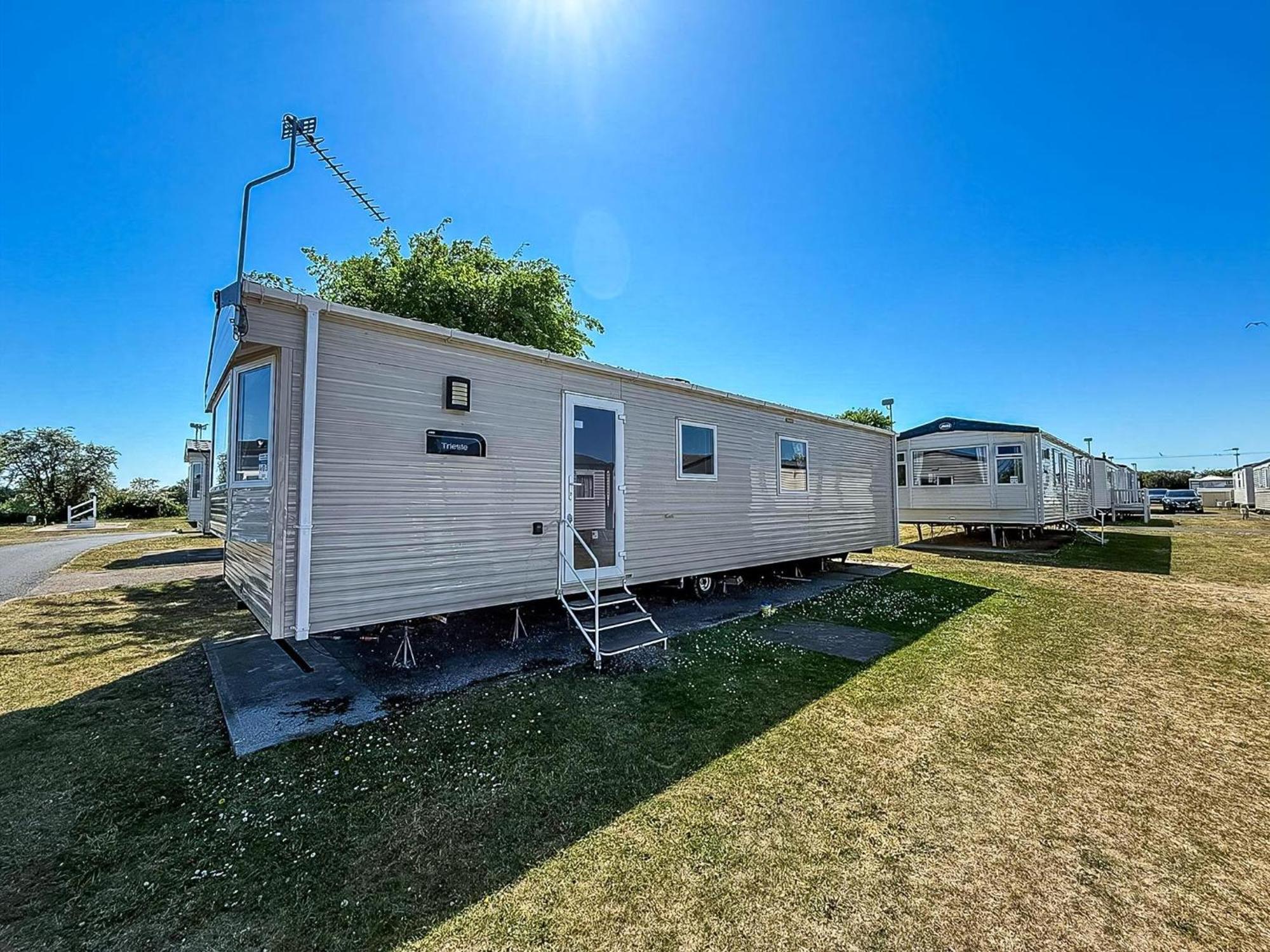 Lovely 6 Berth Caravan At Cherry Tree Holiday Park, Ref 70403C Грейт-Ярмут Экстерьер фото